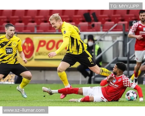 多特蒙德主场鏖战劲敌全力冲击胜利巩固积分榜领先优势 多特蒙德主场鏖战劲敌全力冲击胜利巩固积分榜领先优势