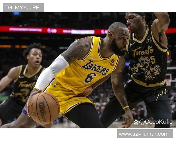 湖人迎战太阳，詹姆斯与布克对决，谁能引领球队走向胜利