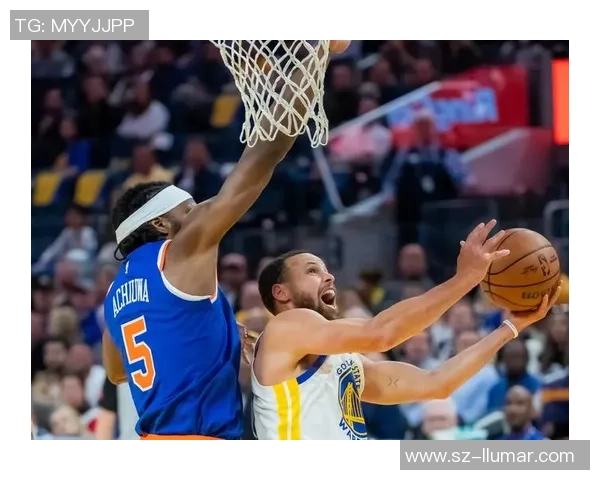 纽约尼克斯与劲敌激战之夜 球迷热情高涨见证篮球经典对决